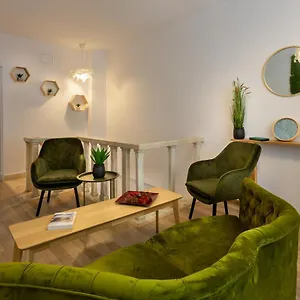 https://lagom-hotel.bucharesthotelsnow.com